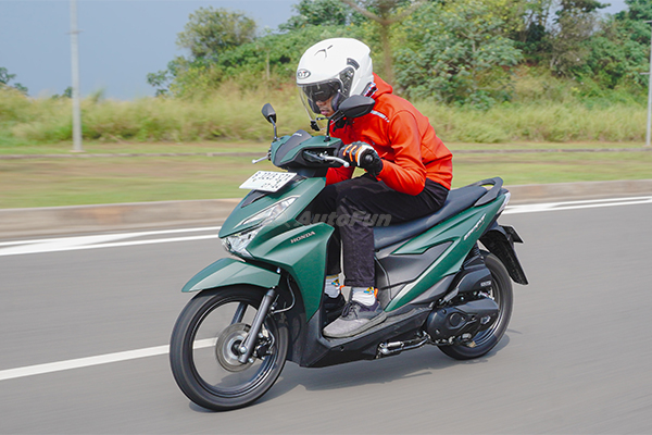Desain Fresh dan Lebih Ringan, Seberapa Nikmat Honda BeAT Terbaru?