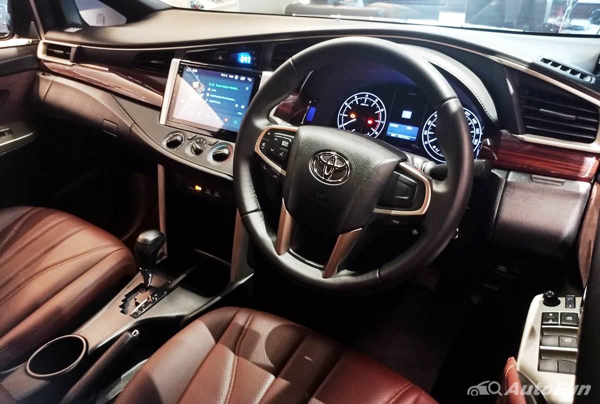 Innova Reborn 2024 Interior