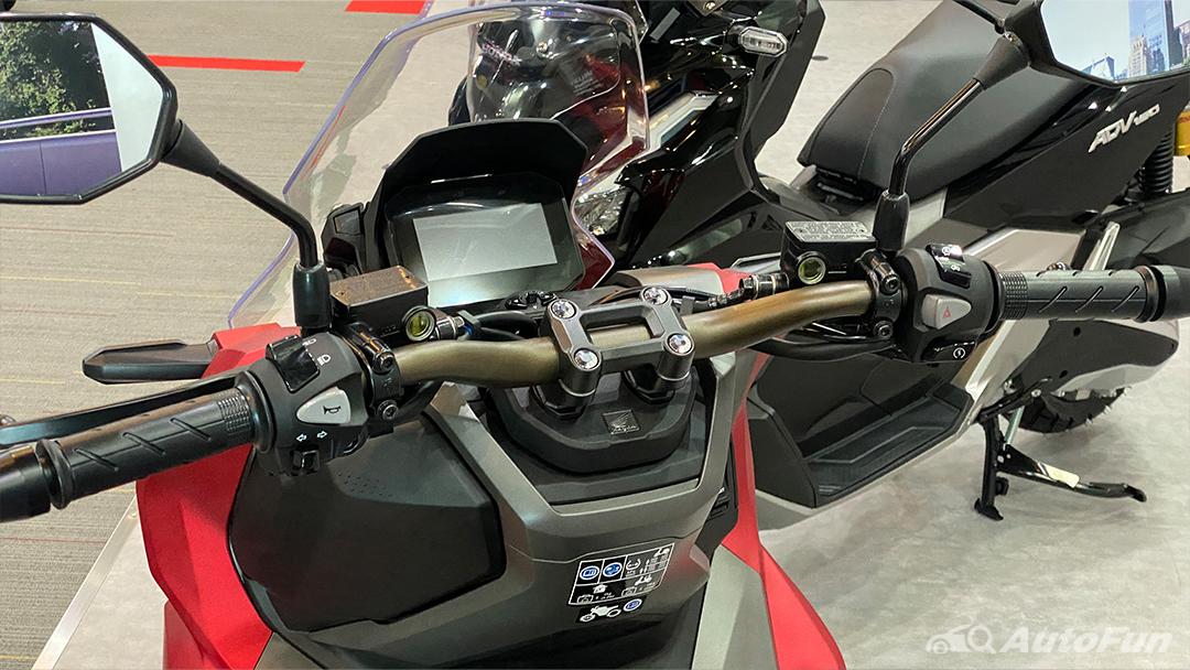 Honda ADV 160 sudah dilengkapi handlebar