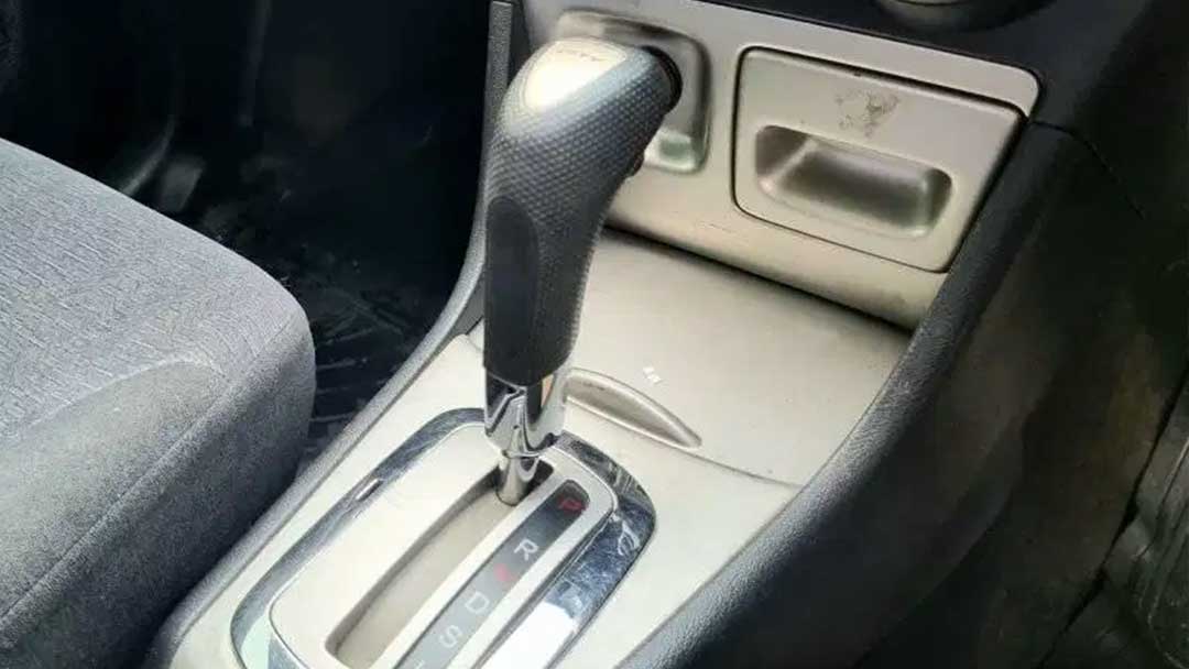 perbedaan Honda City i-DSI dan Vtec