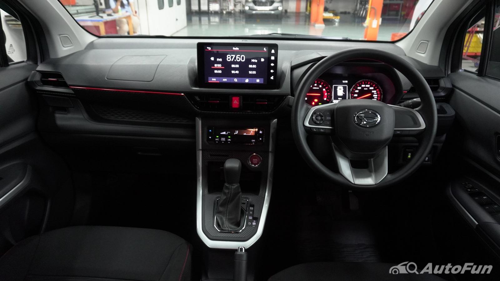 Interior Image 28