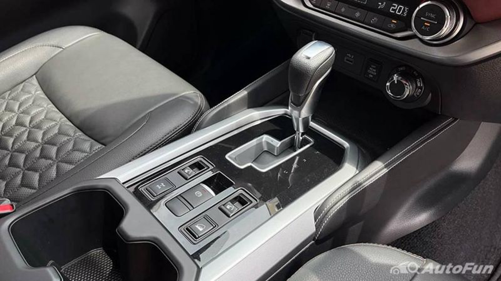 Interior Image 13