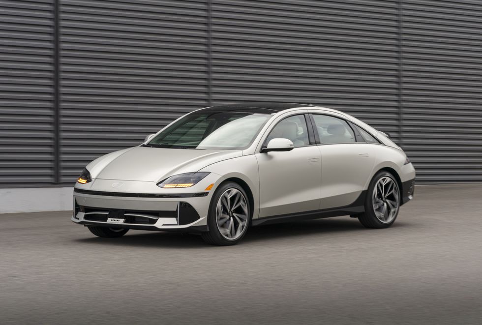 Sebelum Masuk Indonesia, Hyundai Ioniq 6 Sabet Penghargaan Mobil Terbaik Dunia 2023