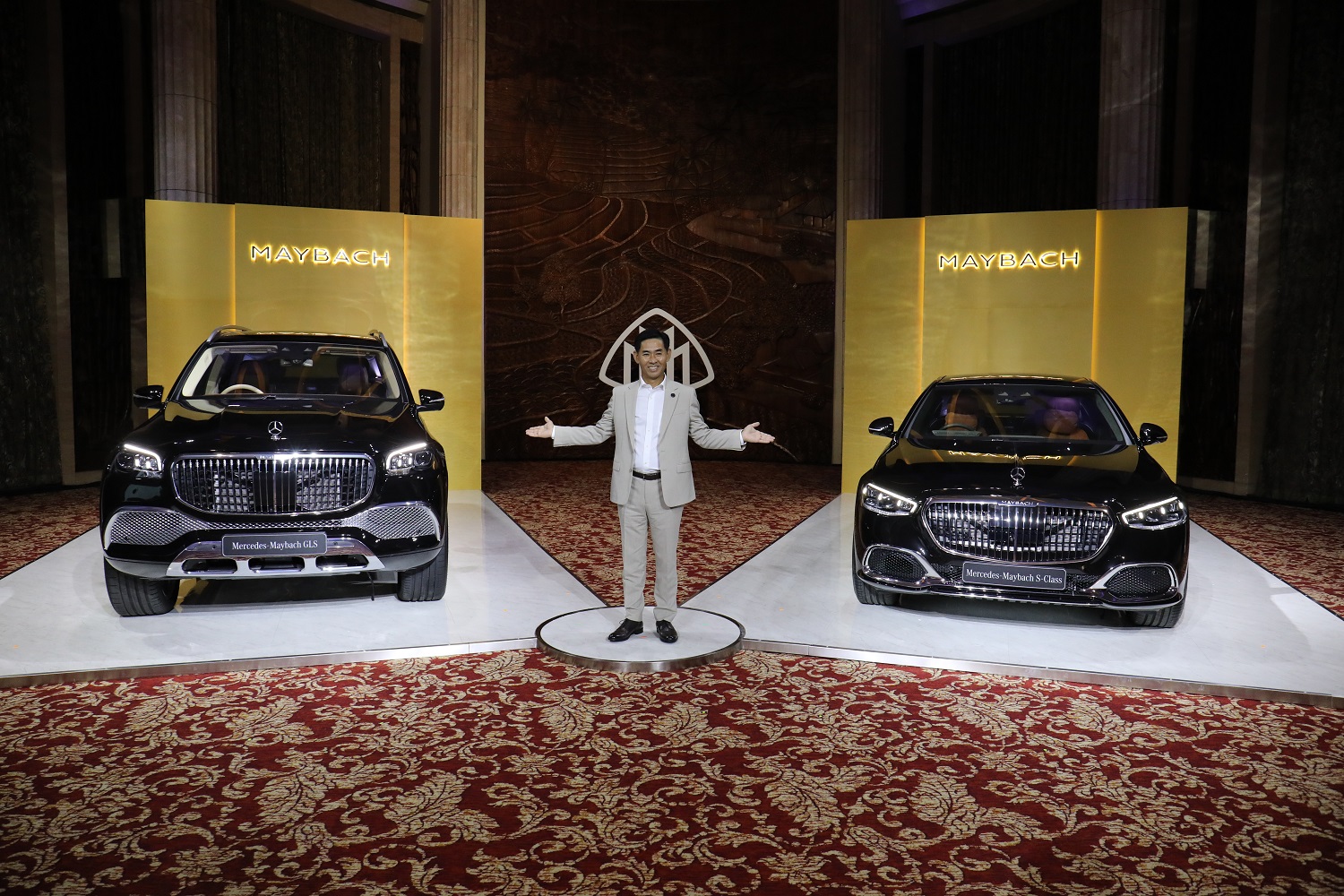 Mercedes-Maybach Bawa 2 Mobil Super Mewah Khusus Para Sultan di Indonesia