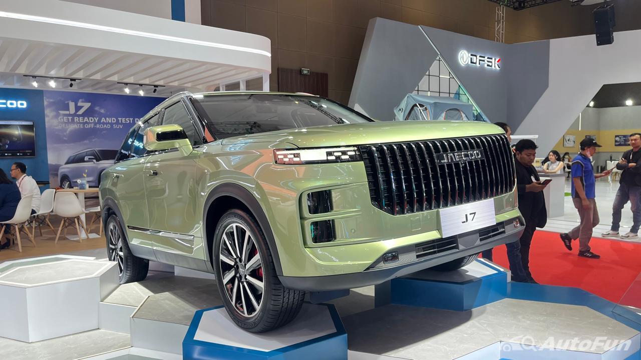 mobil baru di IIMS 2025