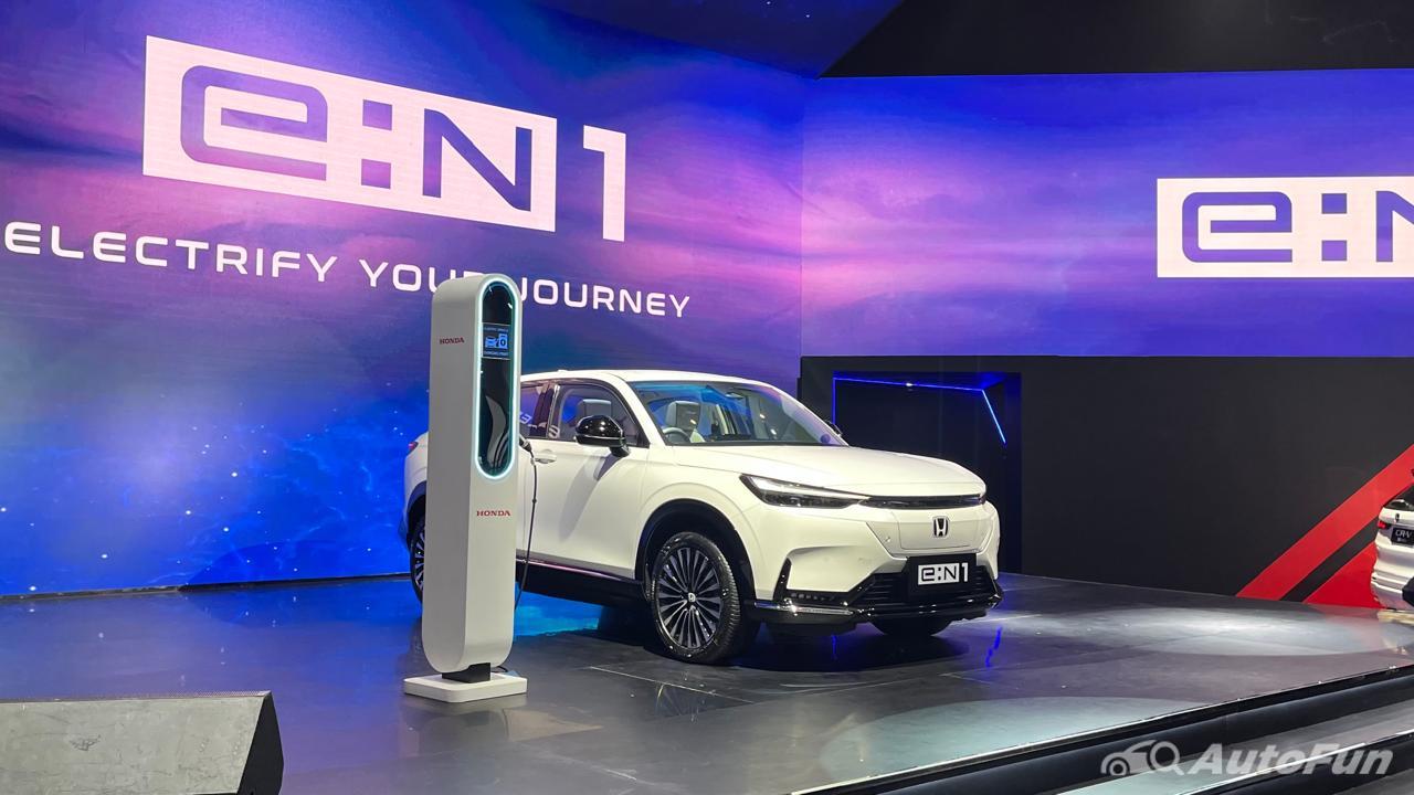 mobil baru di IIMS 2025