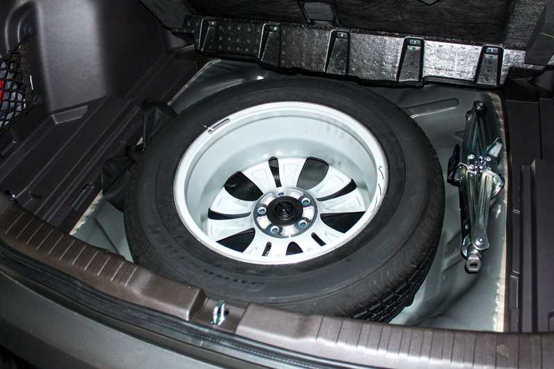 Merawat ban mobil