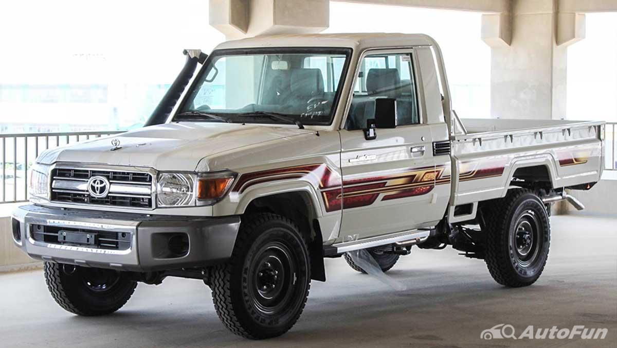 Toyota Land Cruiser 70 pickup