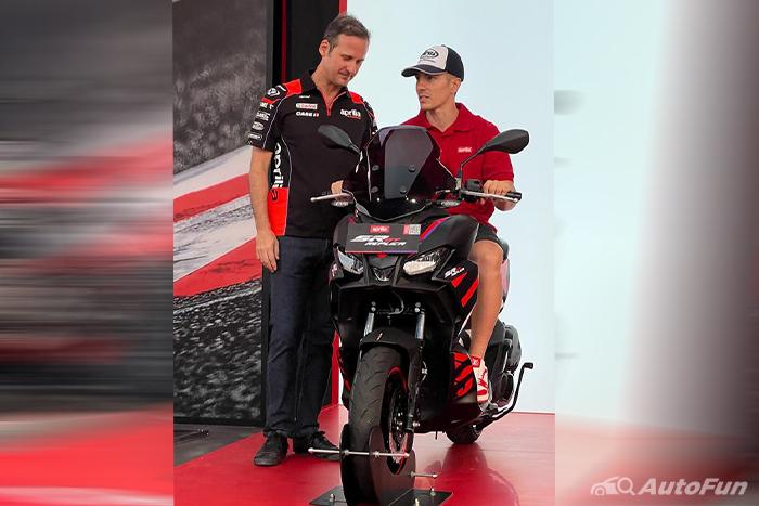 Maverick Vinales Aprilia SR GT 200 Replica