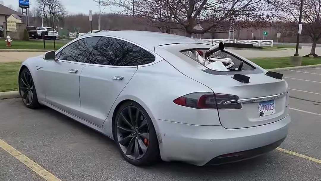 Dipasangi Genset Diesel, Tesla Model S Ini Sanggup Berjalan Hingga 1.609 Kilometer