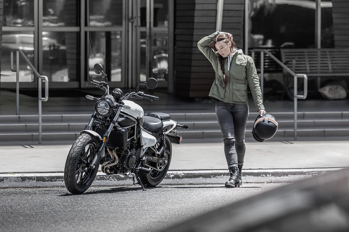 Kawasaki Eliminator 2024 Versi Global Masuk Indonesia, Ini Daya Tariknya!