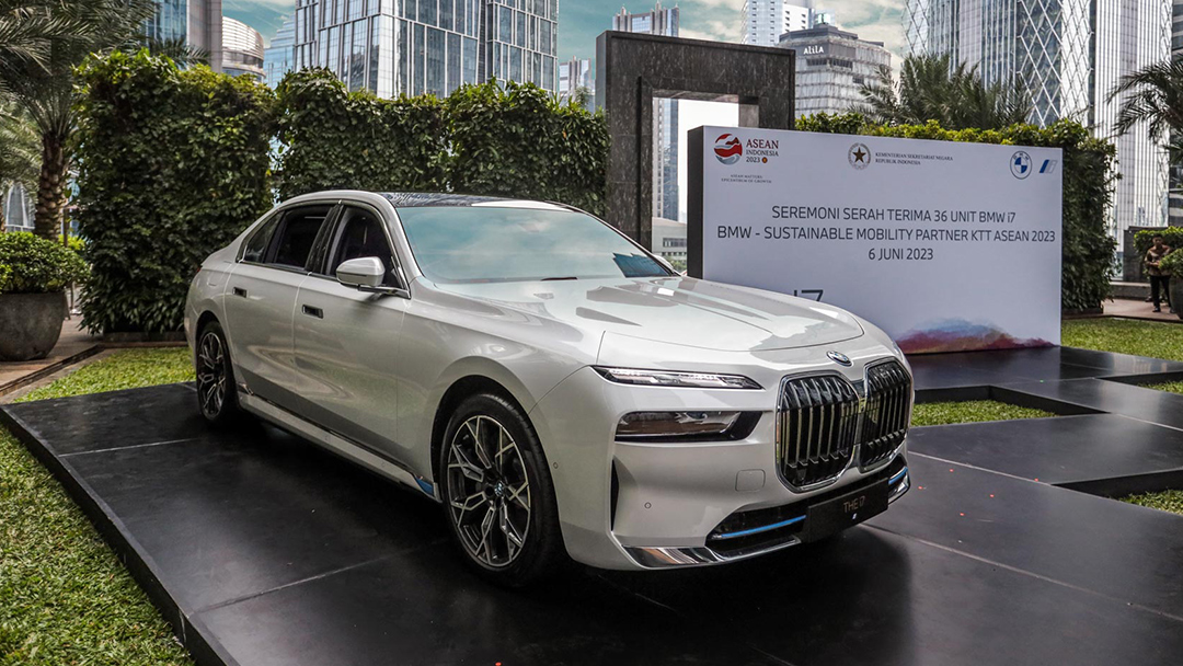 36 Mobil Listrik BMW i7 Siap Jadi Armada di KTT ke-43 ASEAN PLUS