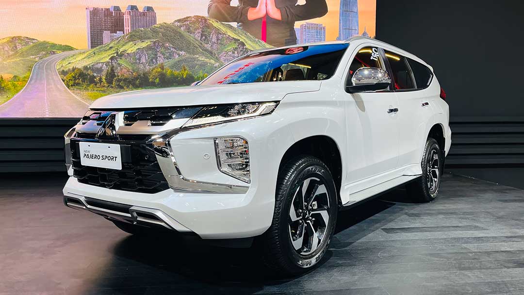 Perbedaan New Mitsubishi Pajero Sport Dakar dan Dakar Ultimate 2024, Tampilan Luarnya Terlihat Sama
