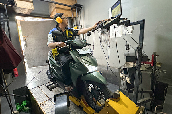 Sering Dianggap Lemot, Berapa Sih Tenaga Honda BeAT Sebenarnya?
