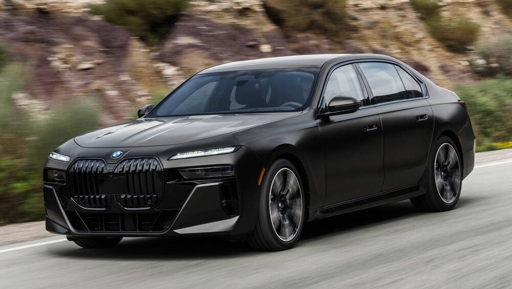 BMW i7 2023, Mobil Listrik Paling Mewah Siap Goda Para Sultan di Indonesia