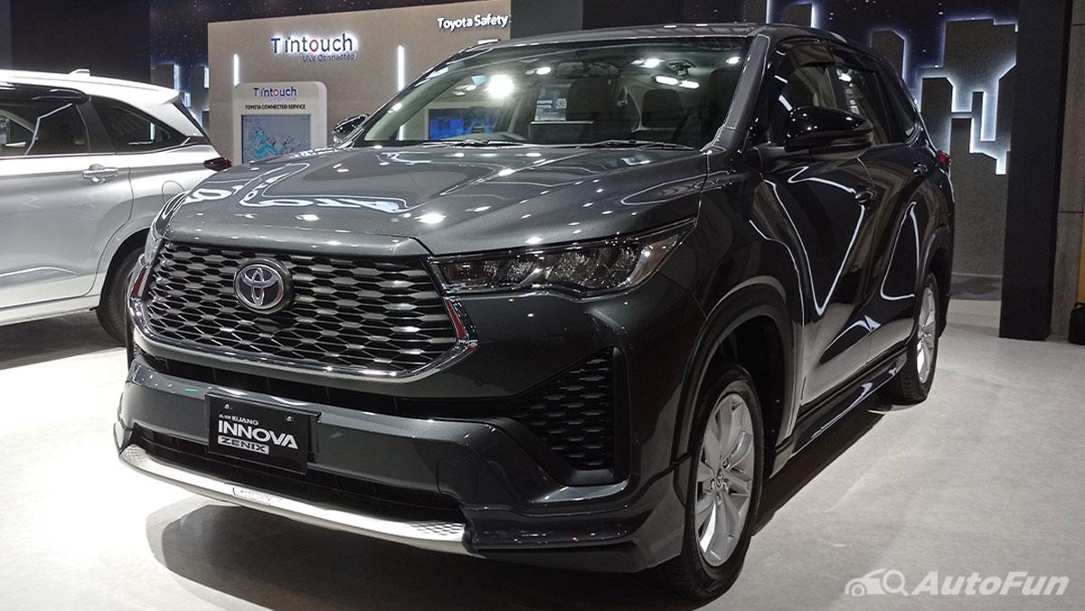 toyota innova zenix