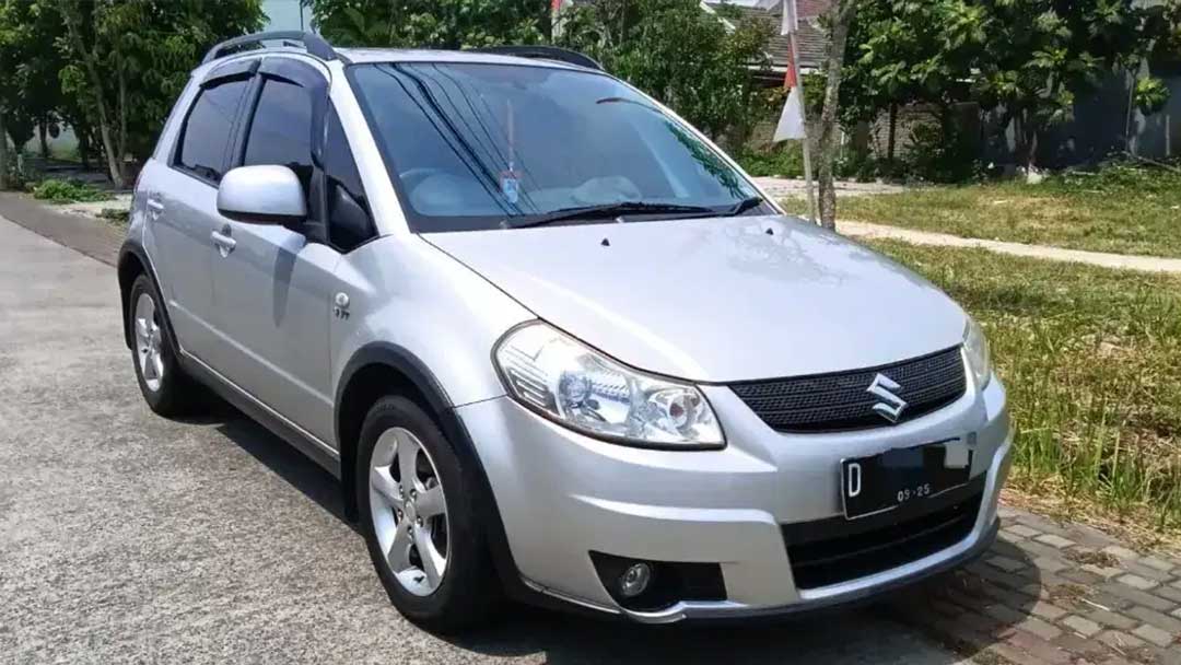 Intip Perbedaan Suzuki SX4 X-Over dan X-Road