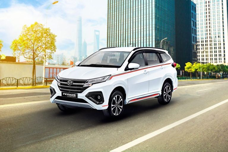 perbedaan toyota rush dan daihatsu terios