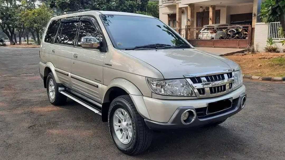 Simak Perbedaan Isuzu Panther Touring dan Grand Touring, Jangan Sampai Salah Pilih!