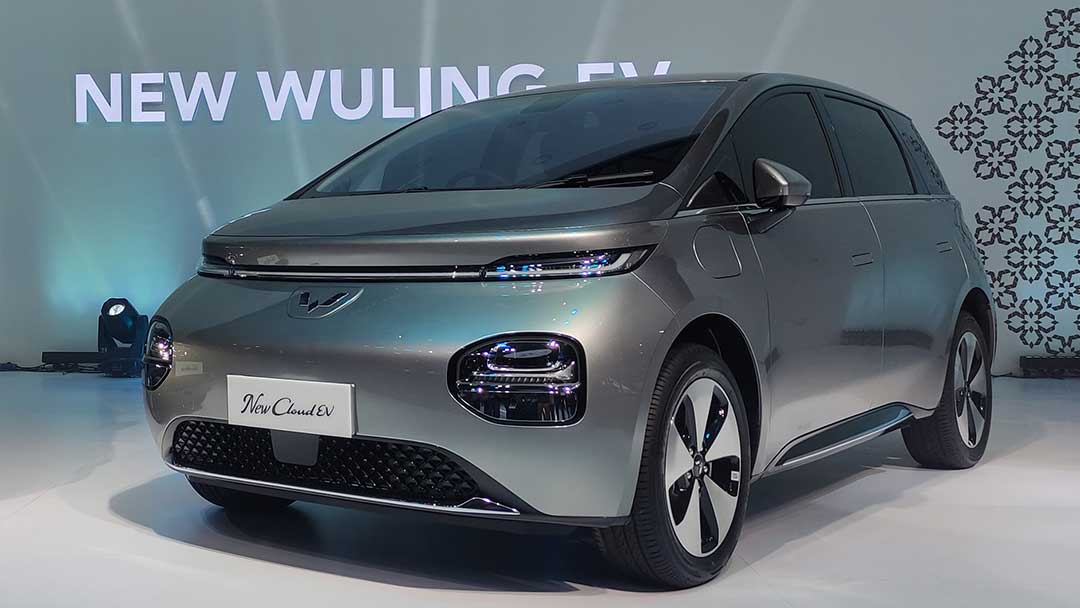 Telisik Beda Wuling New Cloud EV 2025 Tipe Lite dan Pro