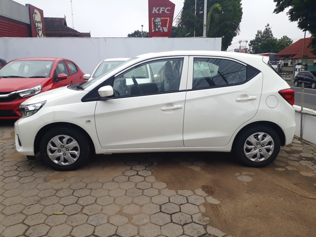 Honda Brio vs Toyota Agya