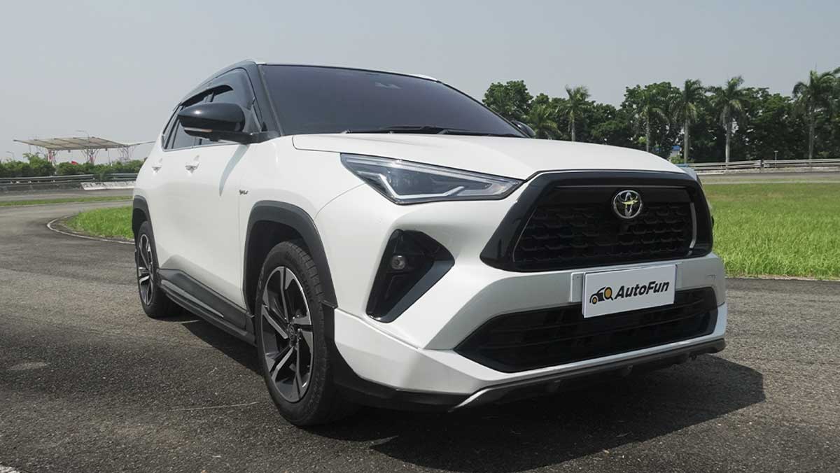 Rekomendasi Mobil Keluarga 2024: Toyota Yaris Cross HEV Fitur Lengkap Buatan Indonesia