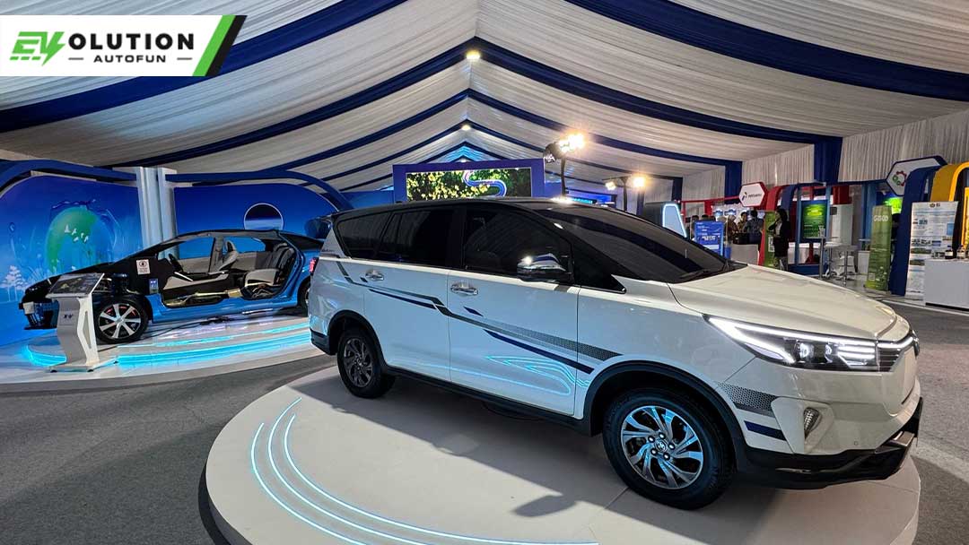 mobil listrik toyota