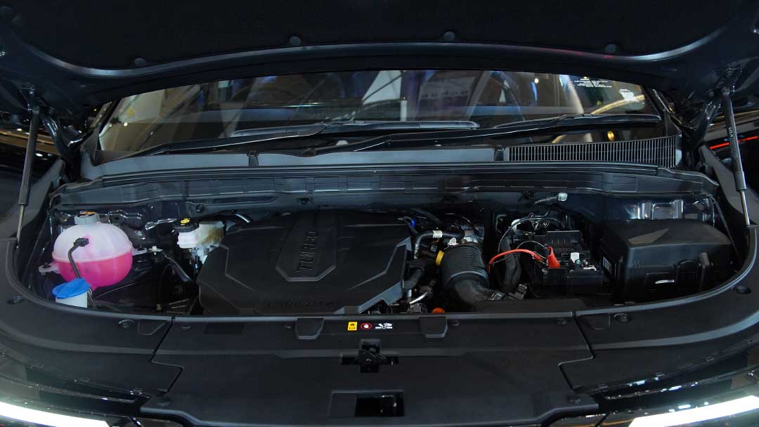perbedaan New Kia Carnival 2024 Premiere 11 seater dengan Dynamic 11 seater