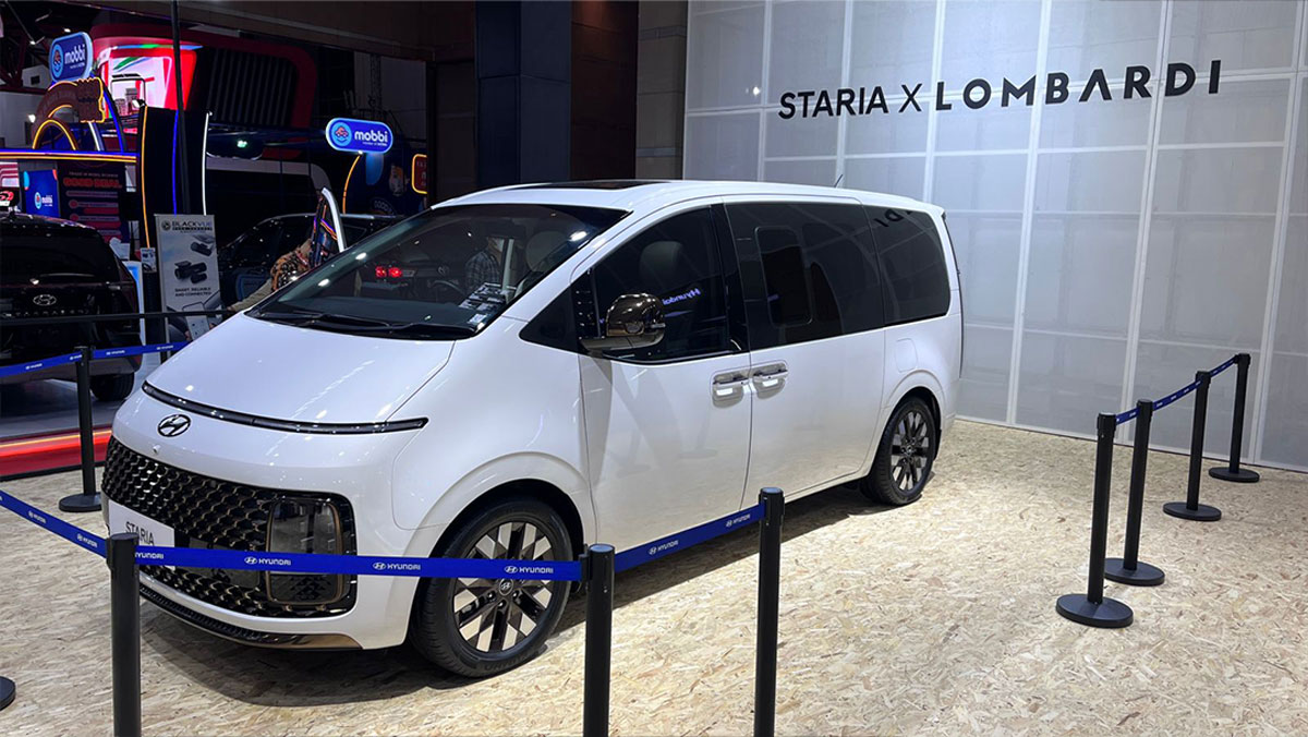 Lombardi Rombak Interior Hyundai Staria Jadi Bioskop Privat, Ada TV 27 Inci!