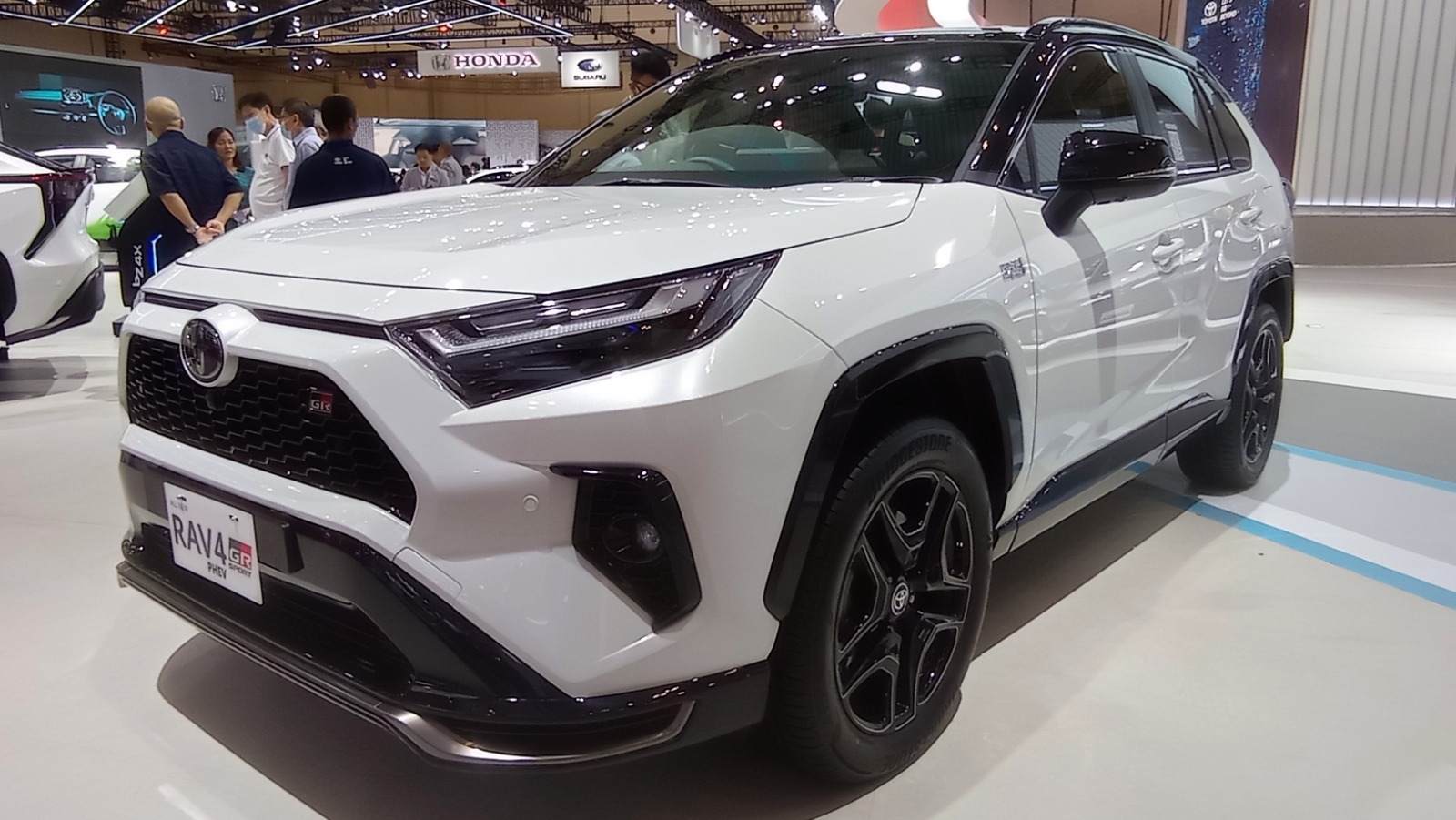 Harga di Atas Rp1 Miliar, Cicilan Toyota RAV4 GR Sport PHEV Setiap Bulannya Setara Honda Vario