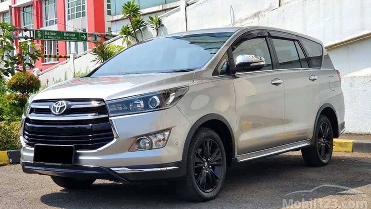 Konsumsi BBM Toyota Kijang Innova Venturer Bensin dan Diesel, Mana yang Irit Uang Jalan?